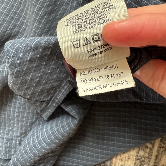 REI Vintage Blue Microplaid Short Sleeve Button Down Shirt Large - Picture 5 of 6